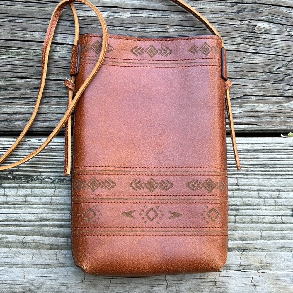 MW MOST WANTED SMALL CROSSBODY